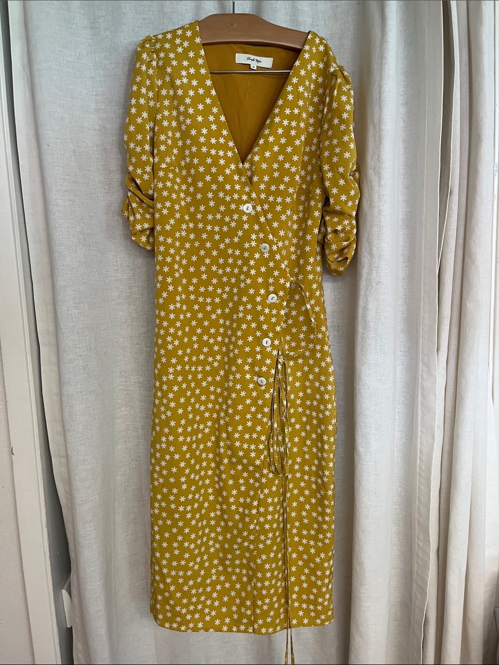 Simple Retro Floral Button-Front Midi Dress in Mustard Yellow